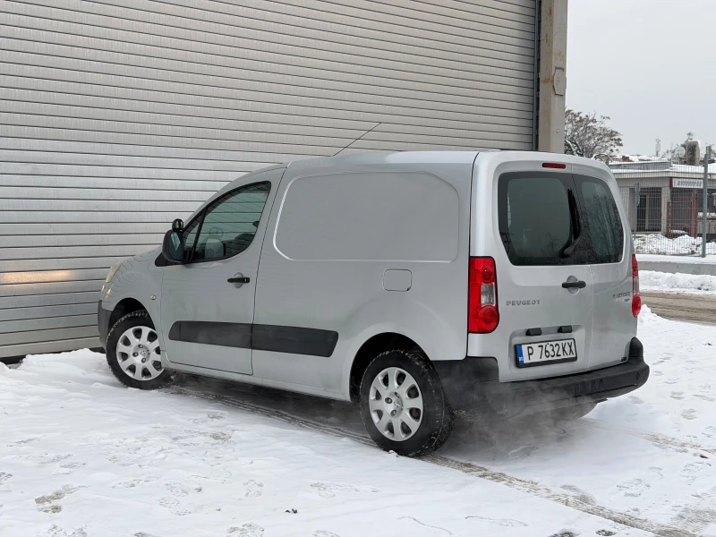 Peugeot Partner ОБСЛУЖЕН* ТОВАРЕН КАТО НОВ* АТЕРМИЧНО СТЪКЛО* 1.6 , снимка 4 - Автомобили и джипове - 53211930