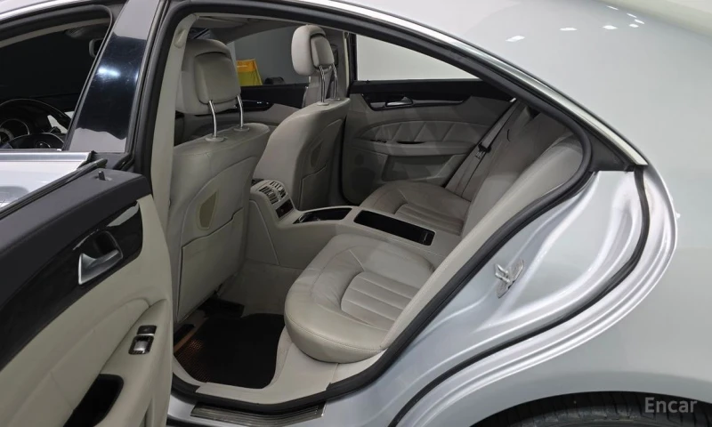 Mercedes-Benz CLS, снимка 11 - Автомобили и джипове - 53361112