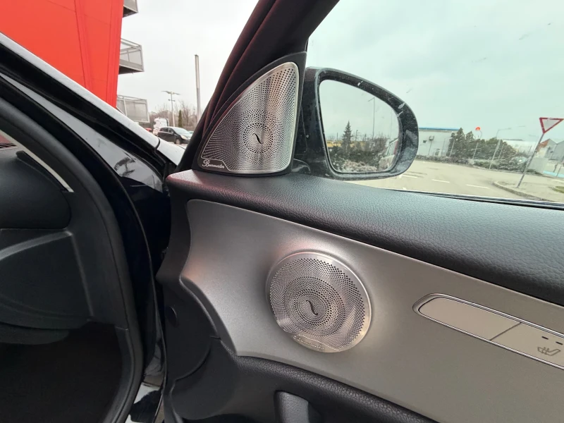 Mercedes-Benz E 220 БАРТЕР* 9G* Led, снимка 7 - Автомобили и джипове - 53419267