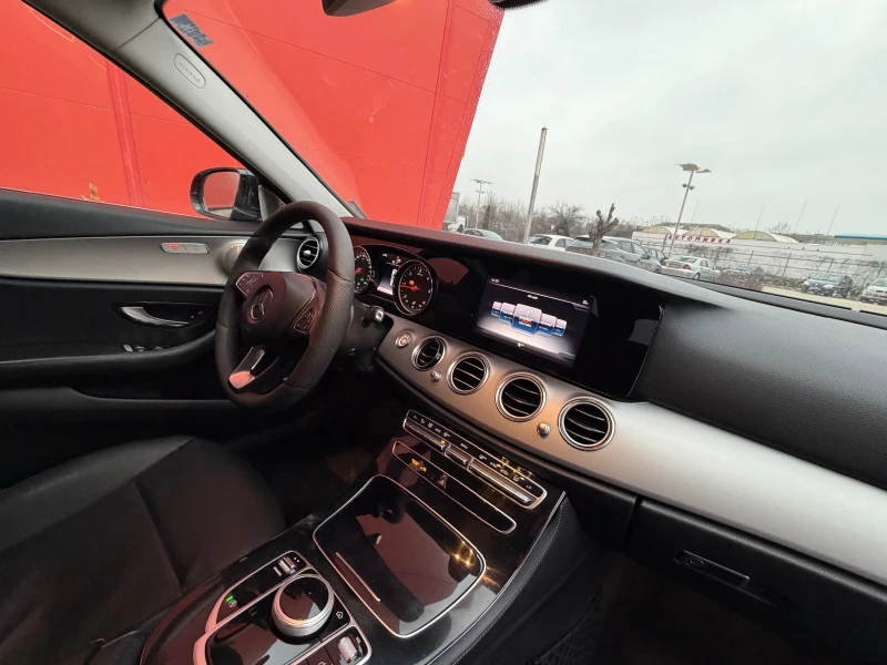 Mercedes-Benz E 220 БАРТЕР* 9G* Led, снимка 9 - Автомобили и джипове - 53419267