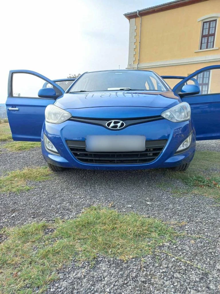 Hyundai I20, снимка 8 - Автомобили и джипове - 47184521