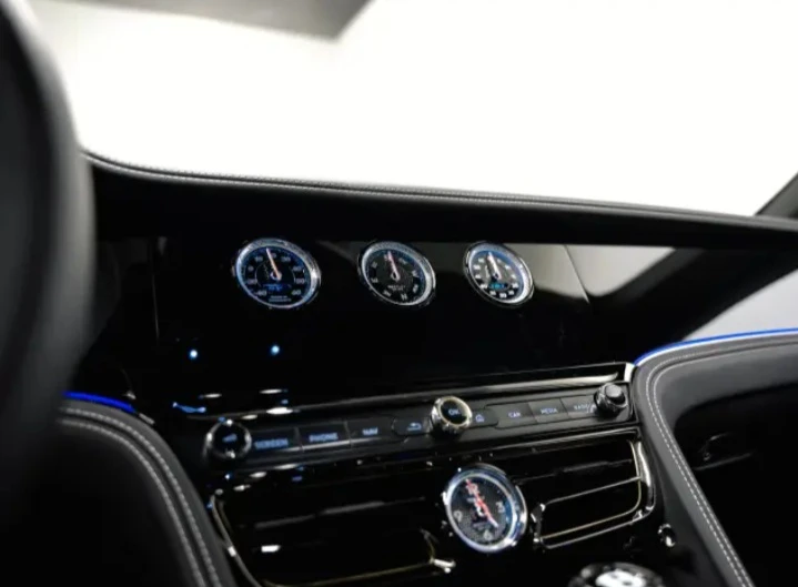 Bentley Flying Spur 4.0 V8 Hybrid, снимка 9 - Автомобили и джипове - 54540615