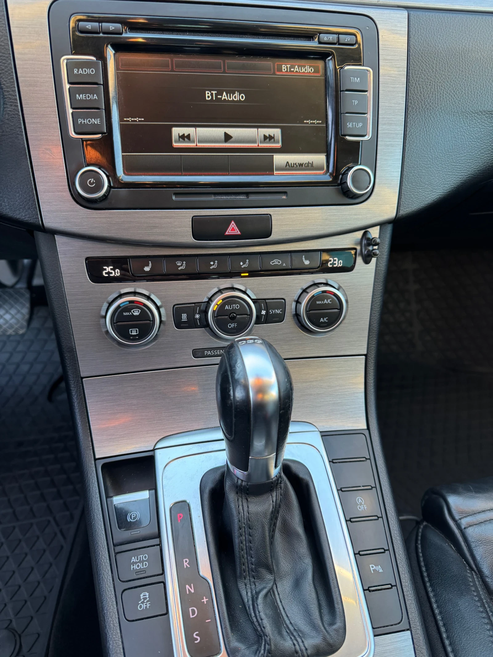 VW Passat R Line 4.4 - изображение 9