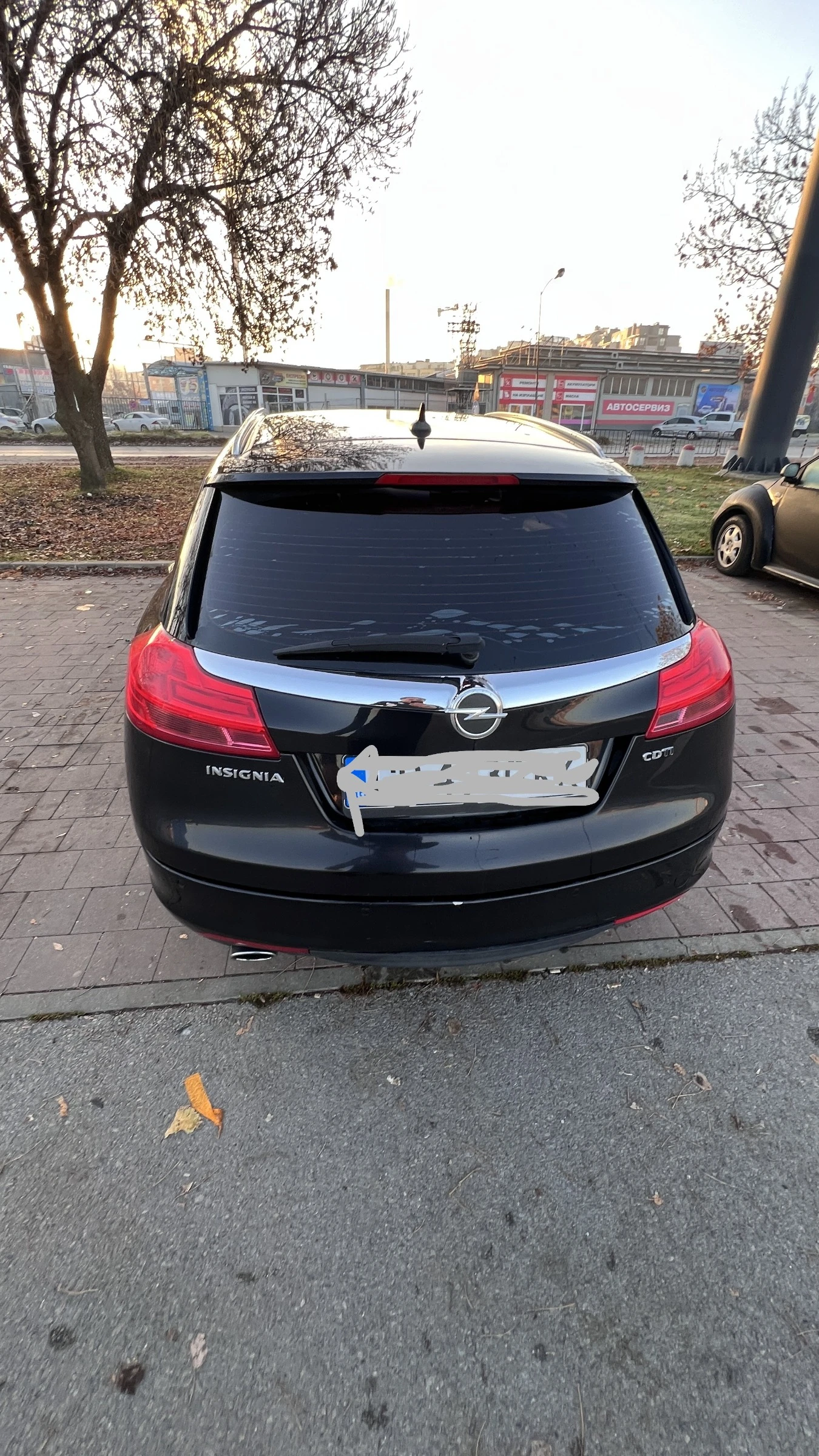 Opel Insignia комби - изображение 10