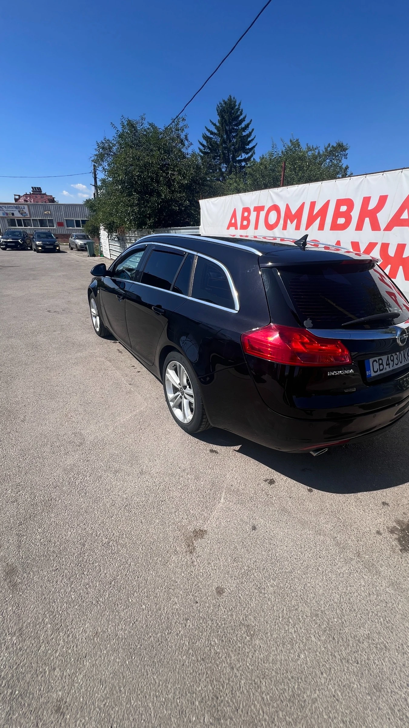 Opel Insignia комби, снимка 16 - Автомобили и джипове - 54720872