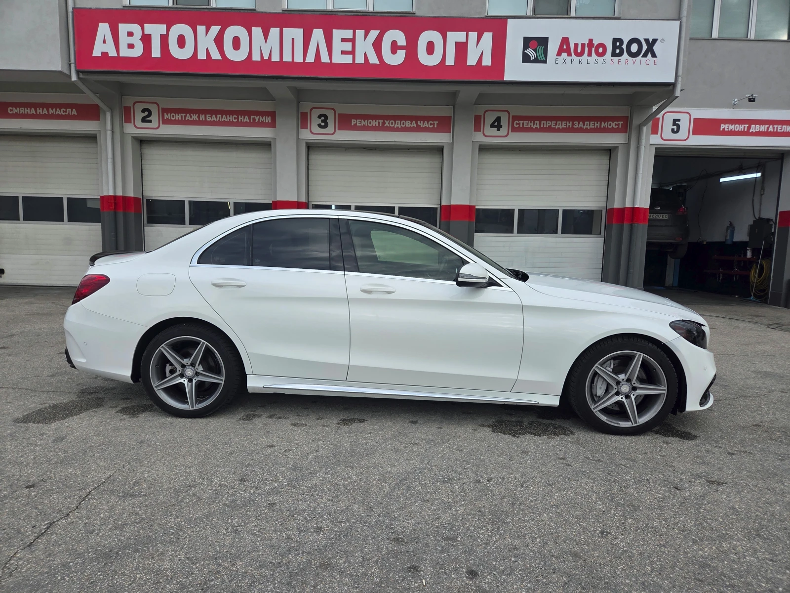 Mercedes-Benz C 300 AMG - изображение 6