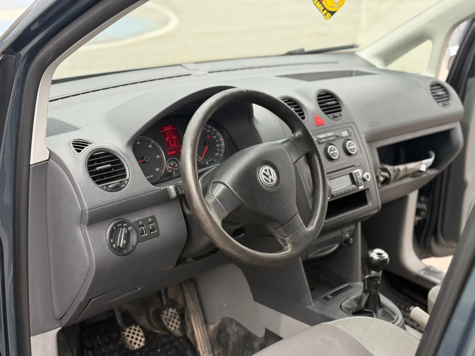 VW Caddy, снимка 8 - Автомобили и джипове - 54202379