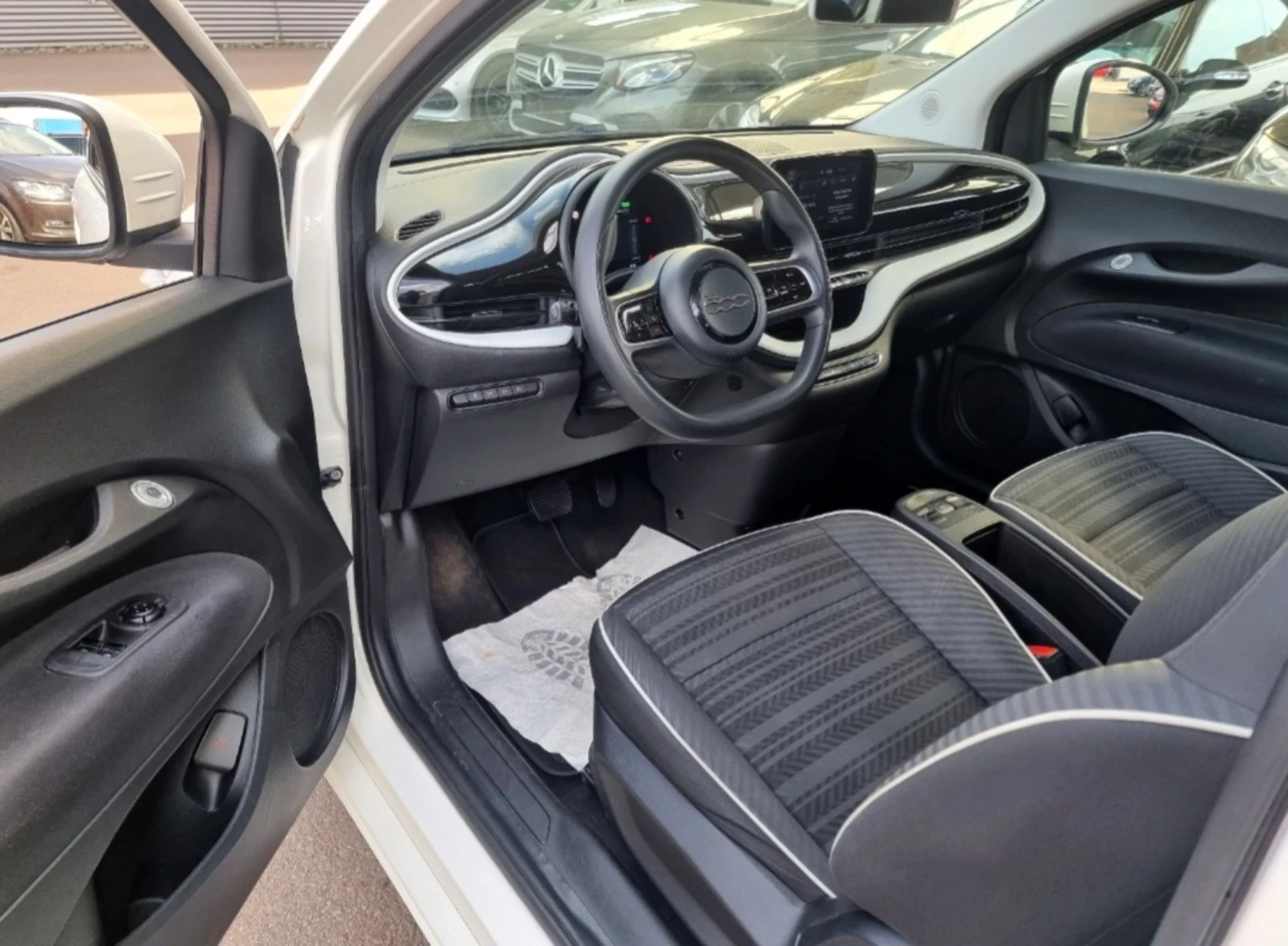 Fiat 500 42KWh/Long Range, снимка 10 - Автомобили и джипове - 54297974