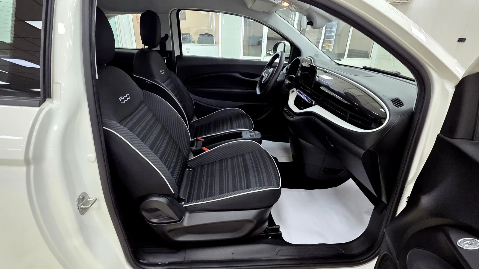 Fiat 500 42KWh/Long Range, снимка 12 - Автомобили и джипове - 54297974