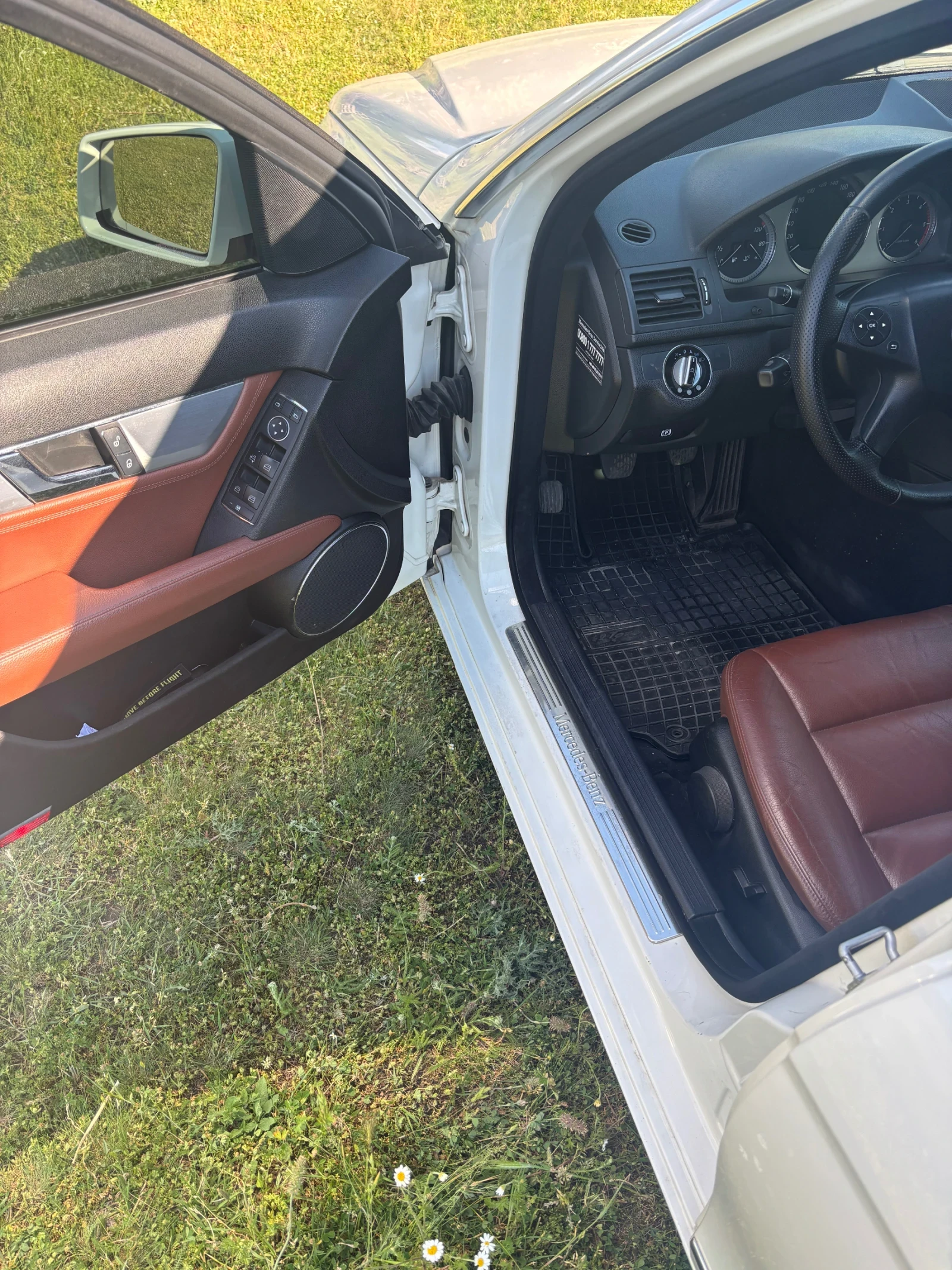 Mercedes-Benz C 220, снимка 8 - Автомобили и джипове - 54732465