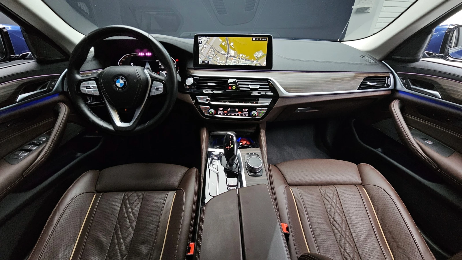 BMW 530 530i xDrive Luxury | HUD | DISTRONIC | VENTILATED , снимка 4 - Автомобили и джипове - 54755719