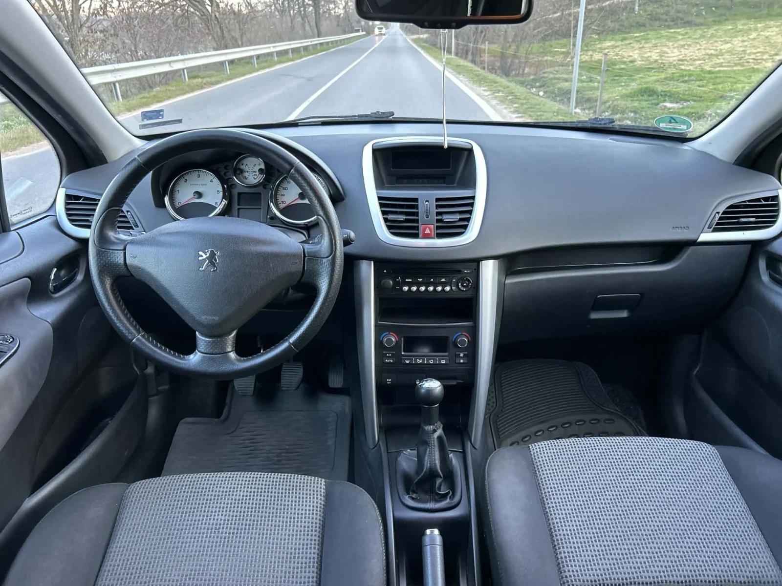 Peugeot 207 HDI, снимка 8 - Автомобили и джипове - 54810202