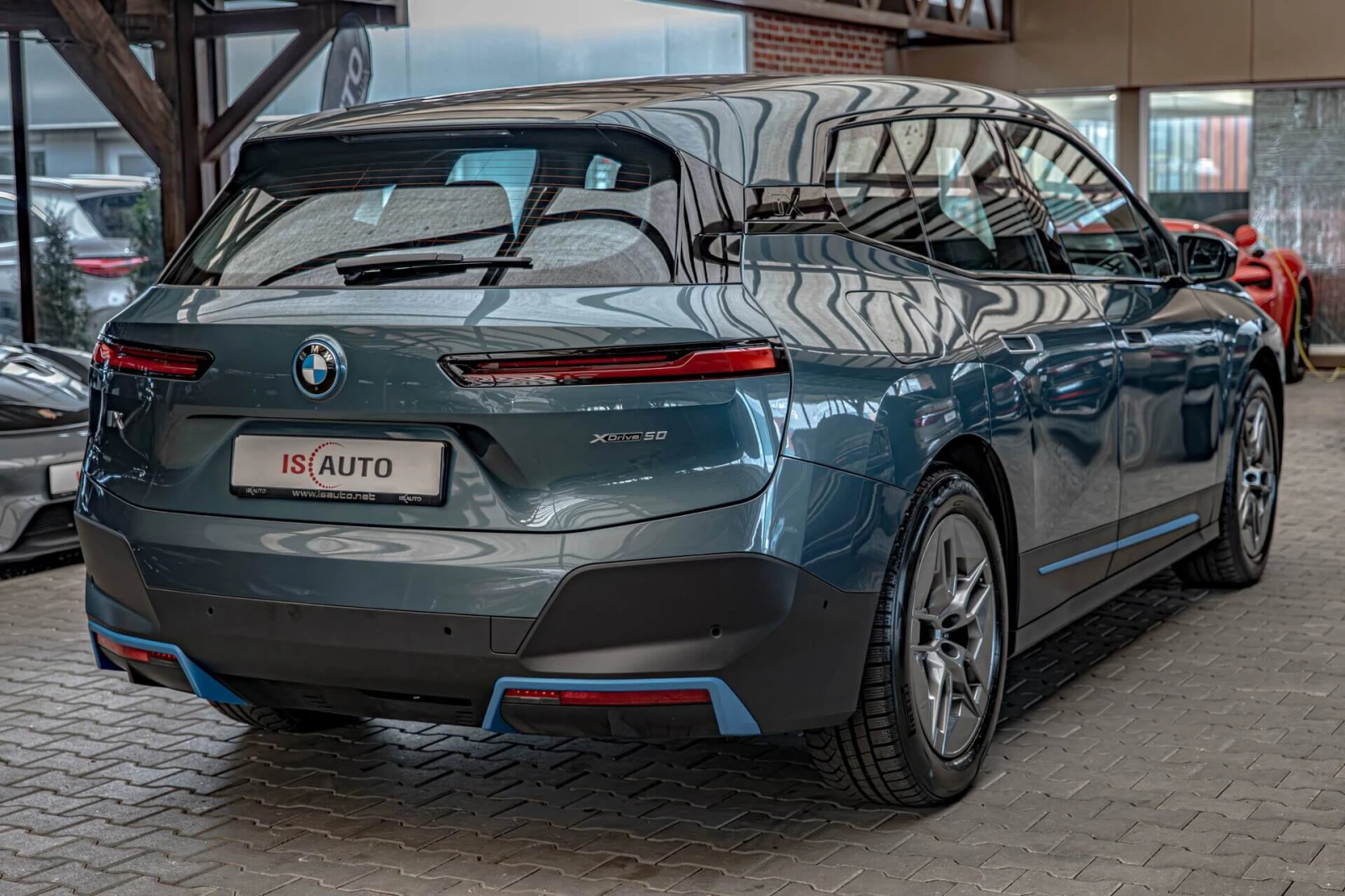 BMW iX xDrive 50/Harman Kardon/Камера 360/Ambient/Soft Cl, снимка 6 - Автомобили и джипове - 55108814