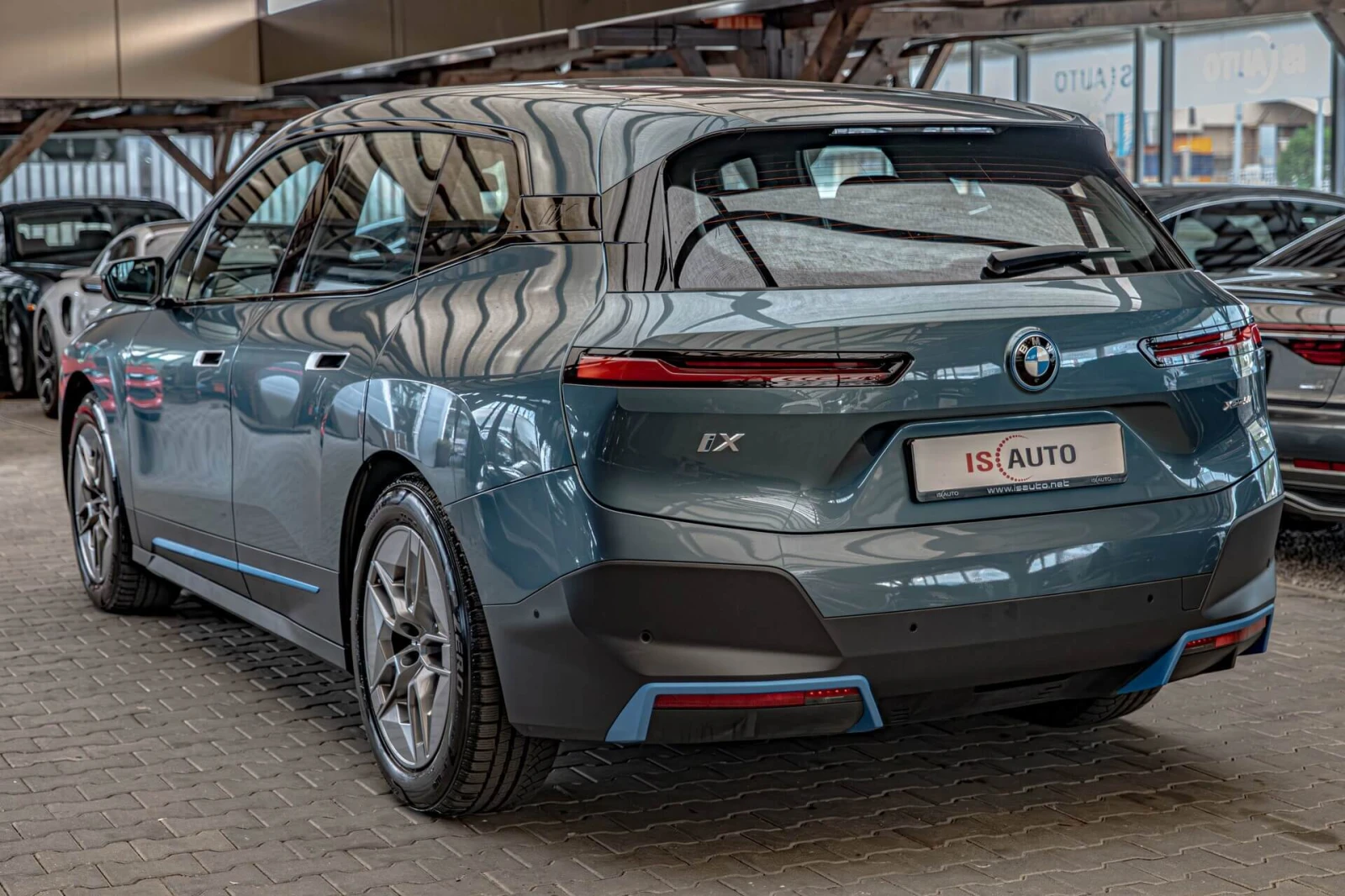 BMW iX xDrive 50/Harman Kardon/Камера 360/Ambient/Soft Cl, снимка 5 - Автомобили и джипове - 55108814