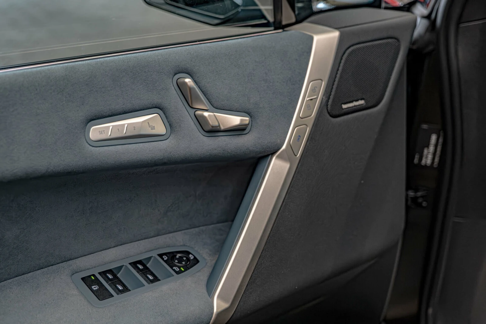 BMW iX xDrive 50/Harman Kardon/Камера 360/Ambient/Soft Cl, снимка 8 - Автомобили и джипове - 55108814