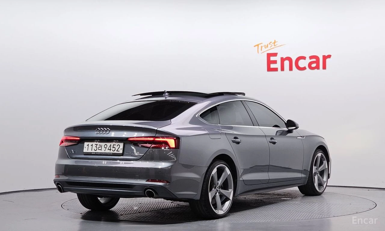 Audi A5 PREMIUM* DISTRONIC* HEAD UP* КАМЕРА* КРАЙНА ЦЕНА, снимка 4 - Автомобили и джипове - 55514327