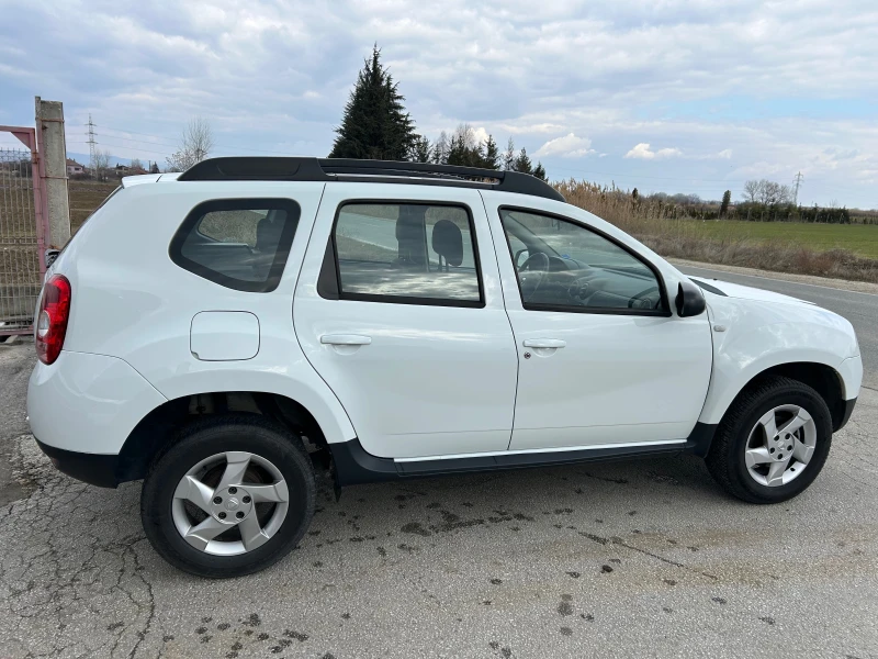 Dacia Duster 1.6i ГАЗ ИНЖЕКЦИОН, снимка 4 - Автомобили и джипове - 49392211