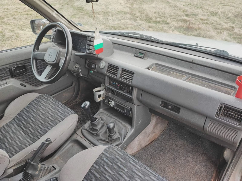 Opel Frontera 2.3TDI, снимка 10 - Автомобили и джипове - 53099785