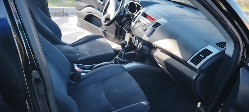 Mitsubishi Outlander, снимка 8 - Автомобили и джипове - 53219222