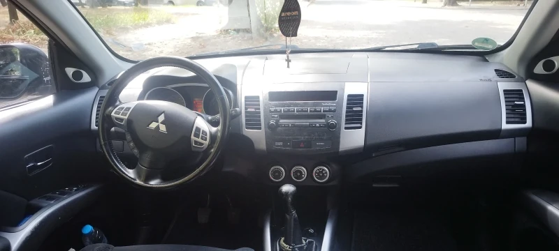 Mitsubishi Outlander, снимка 12 - Автомобили и джипове - 53219222