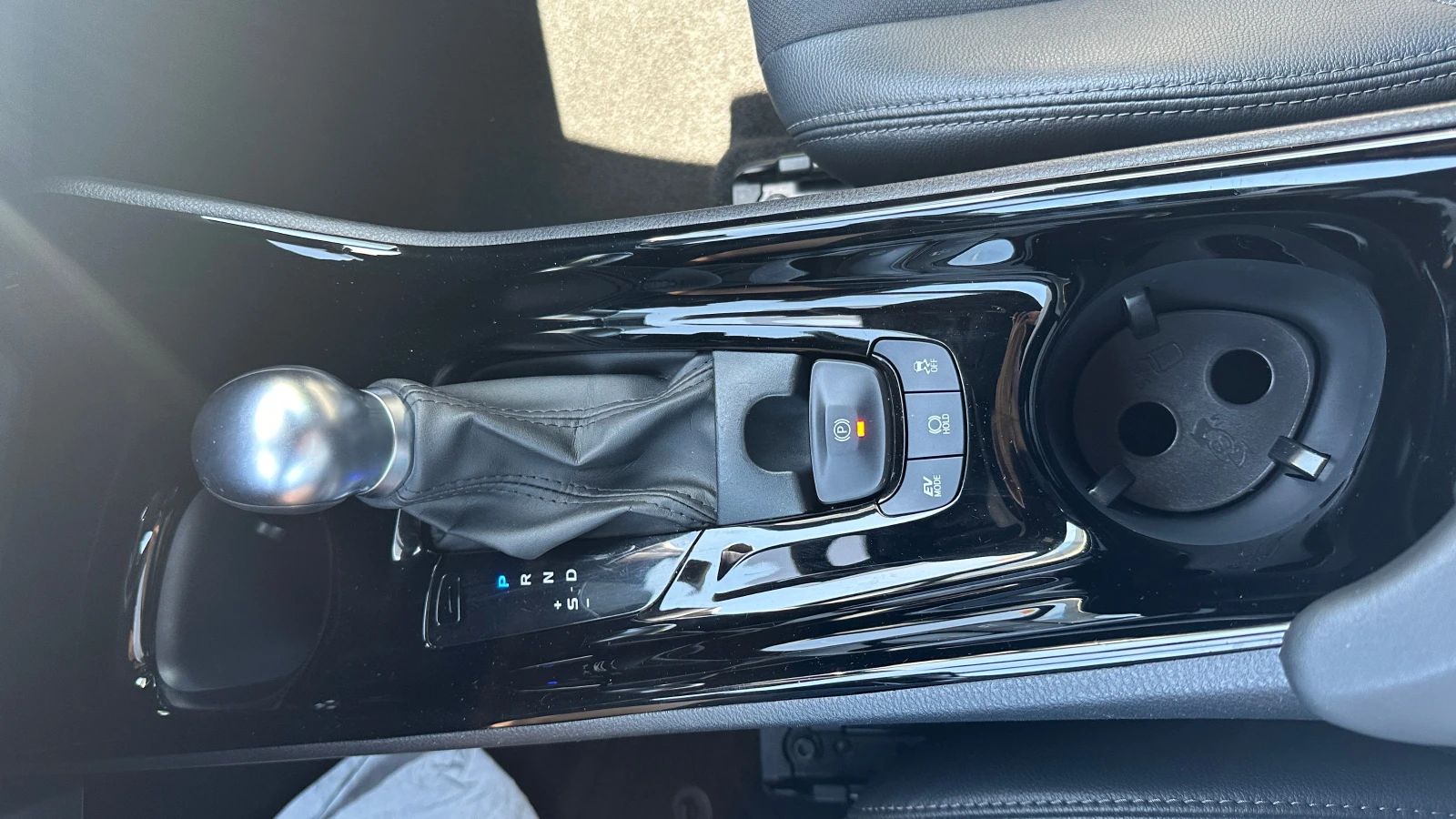 Toyota C-HR 2.0 Hybrid, Club Facelift, Гаранция | Mobile.bg — изображение 16