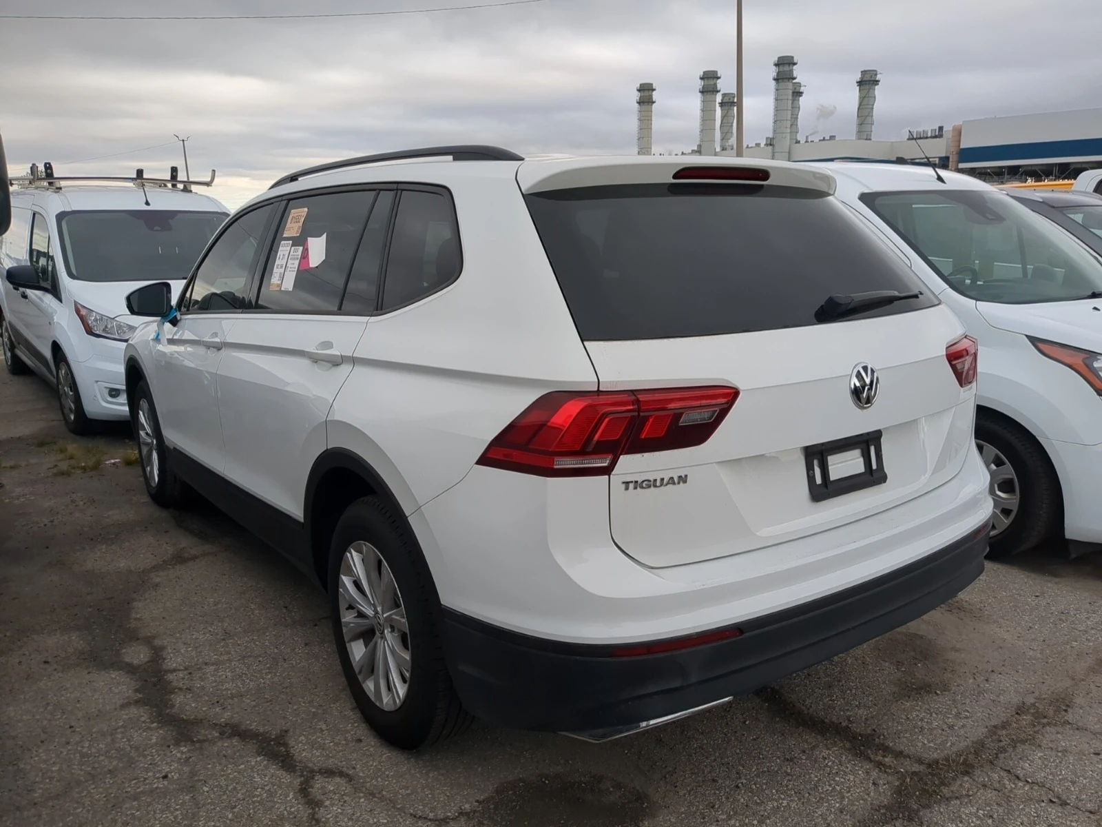 VW Tiguan TRENDLINE * * CARFAX * *   * *  | Mobile.bg   4