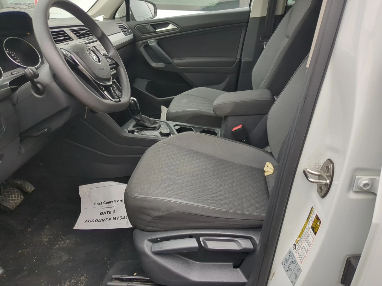 VW Tiguan TRENDLINE * * CARFAX * *   * *  | Mobile.bg   5