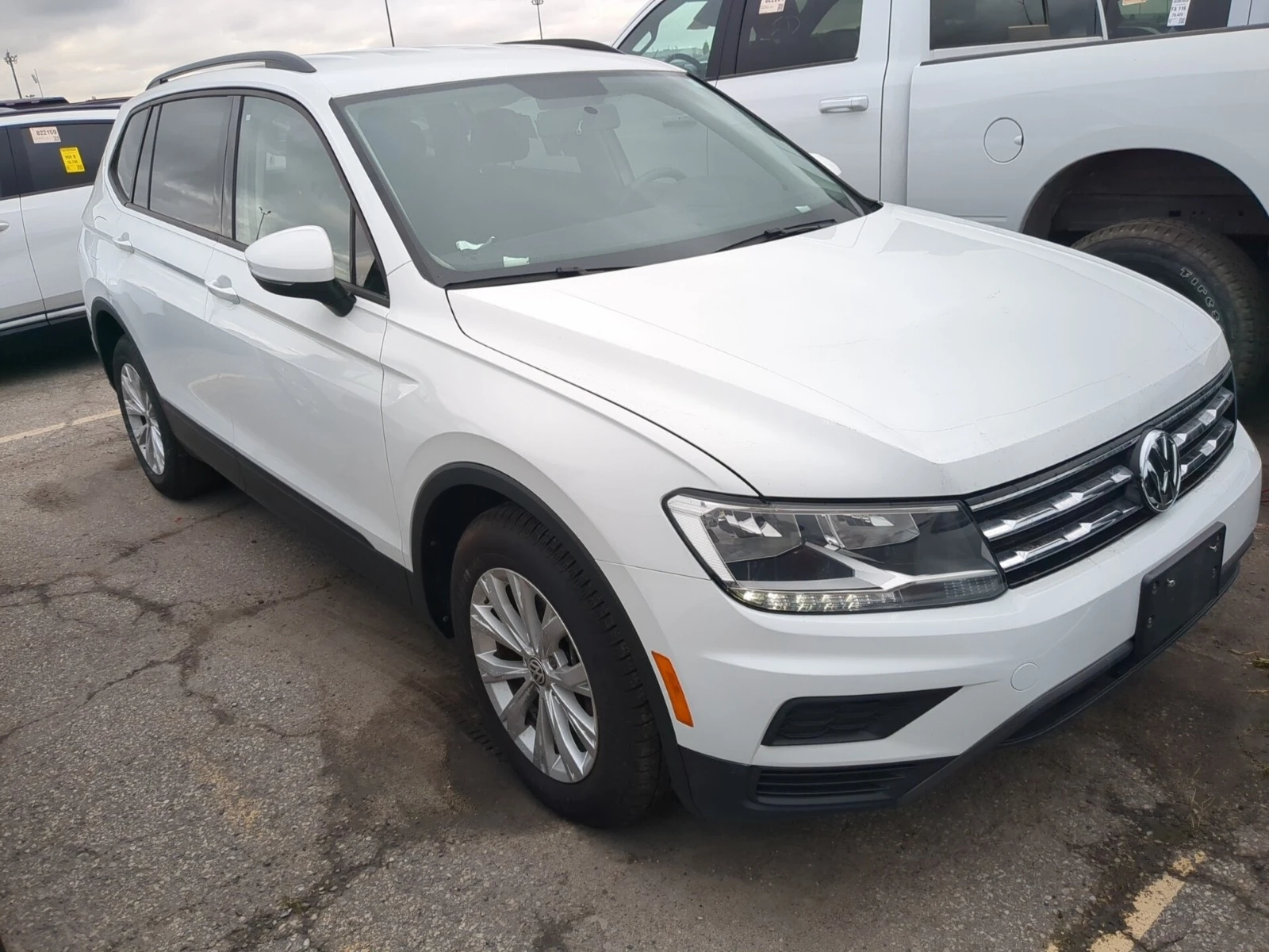 VW Tiguan TRENDLINE * * CARFAX * *   * *  | Mobile.bg   2