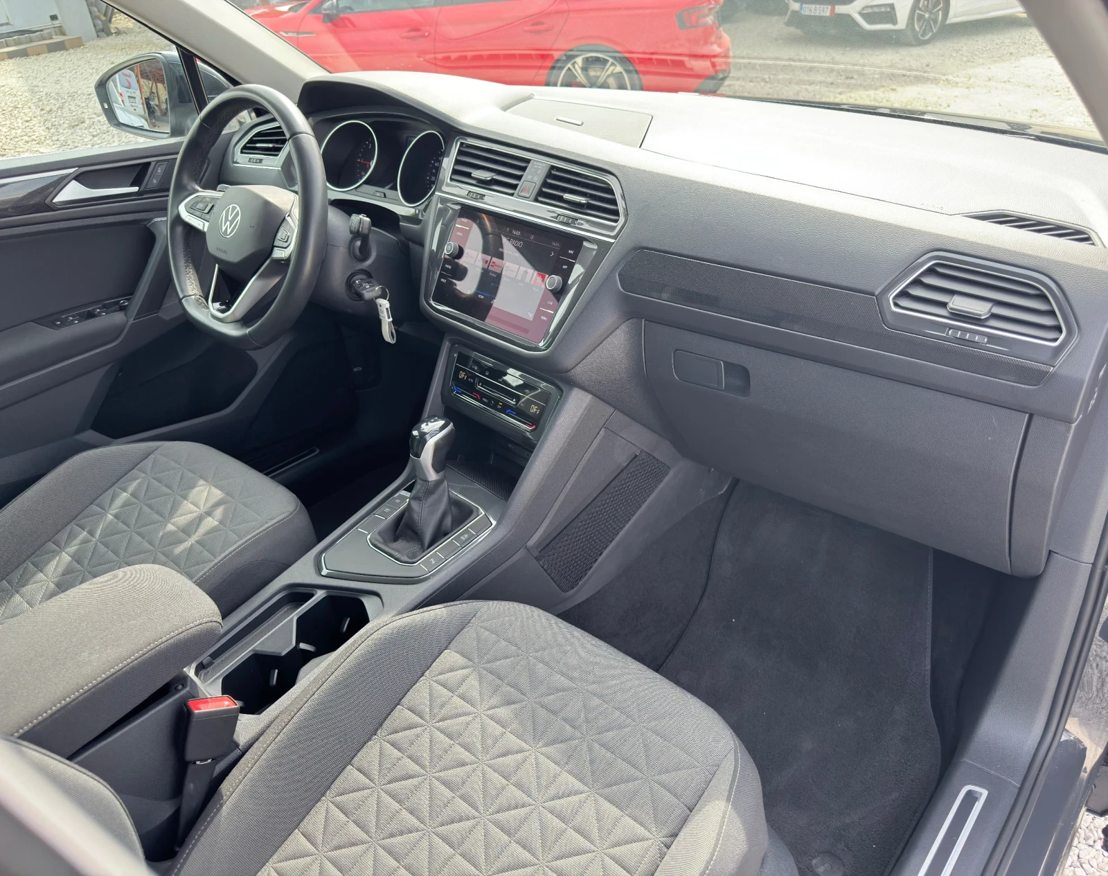 VW Tiguan 2.0TDI* 73 000��* ������ ��* 2023�.* ACC* FULL*  | Mobile.bg � ����������� 10