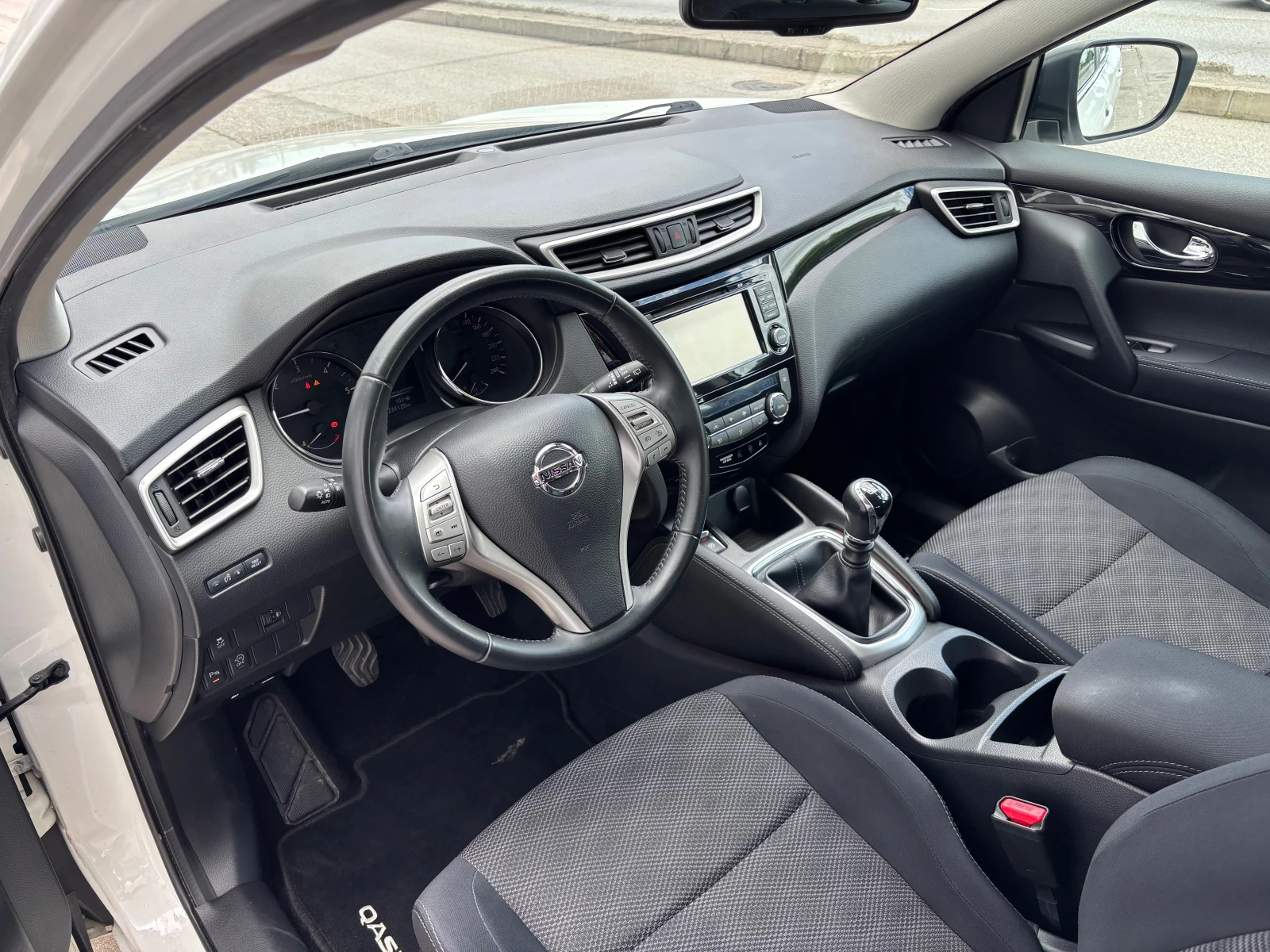 Nissan Qashqai 1.5DCI-FULLL* * * , снимка 7 - Автомобили и джипове - 54976802