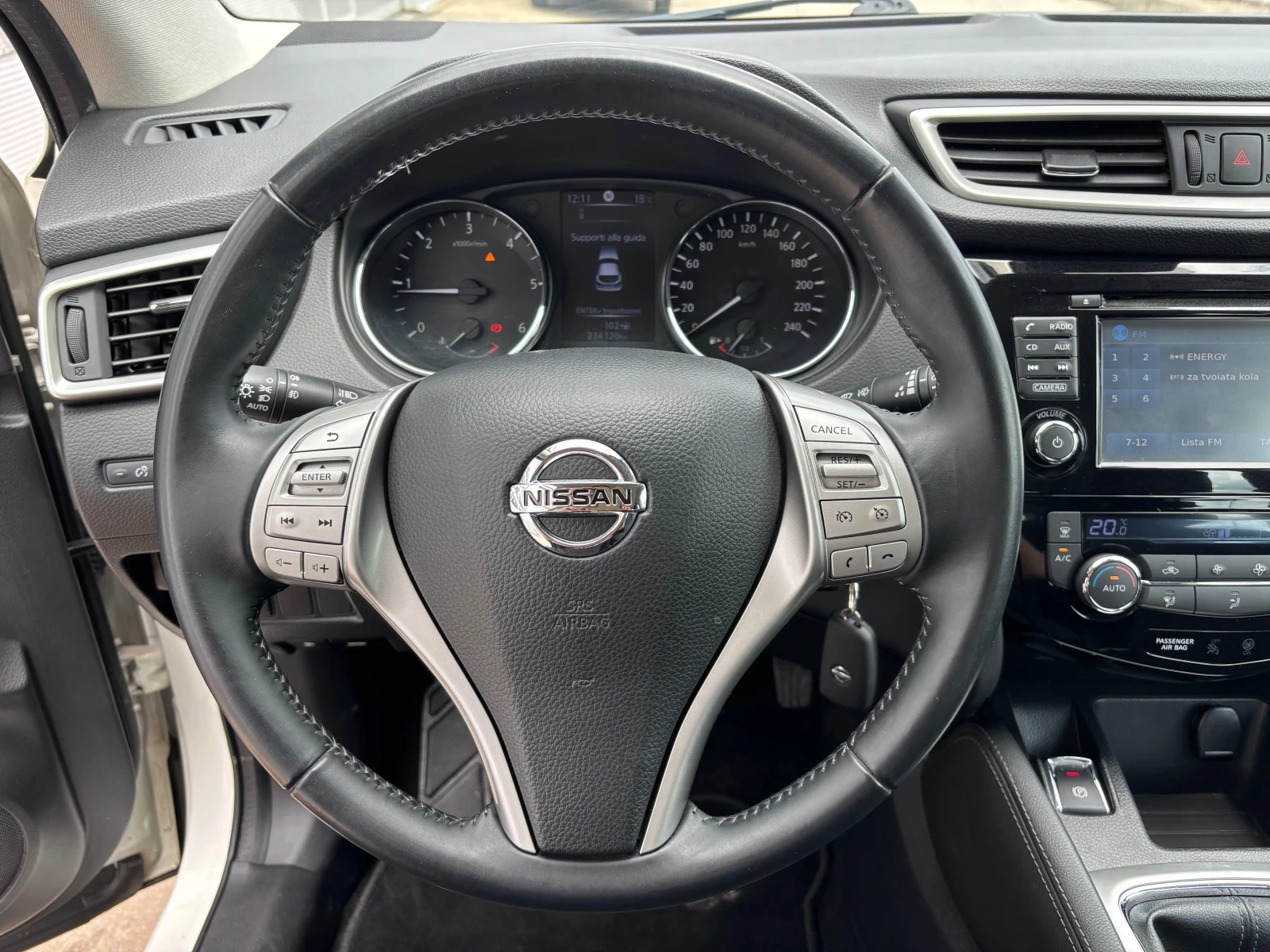 Nissan Qashqai 1.5DCI-FULLL* * * , снимка 10 - Автомобили и джипове - 54976802