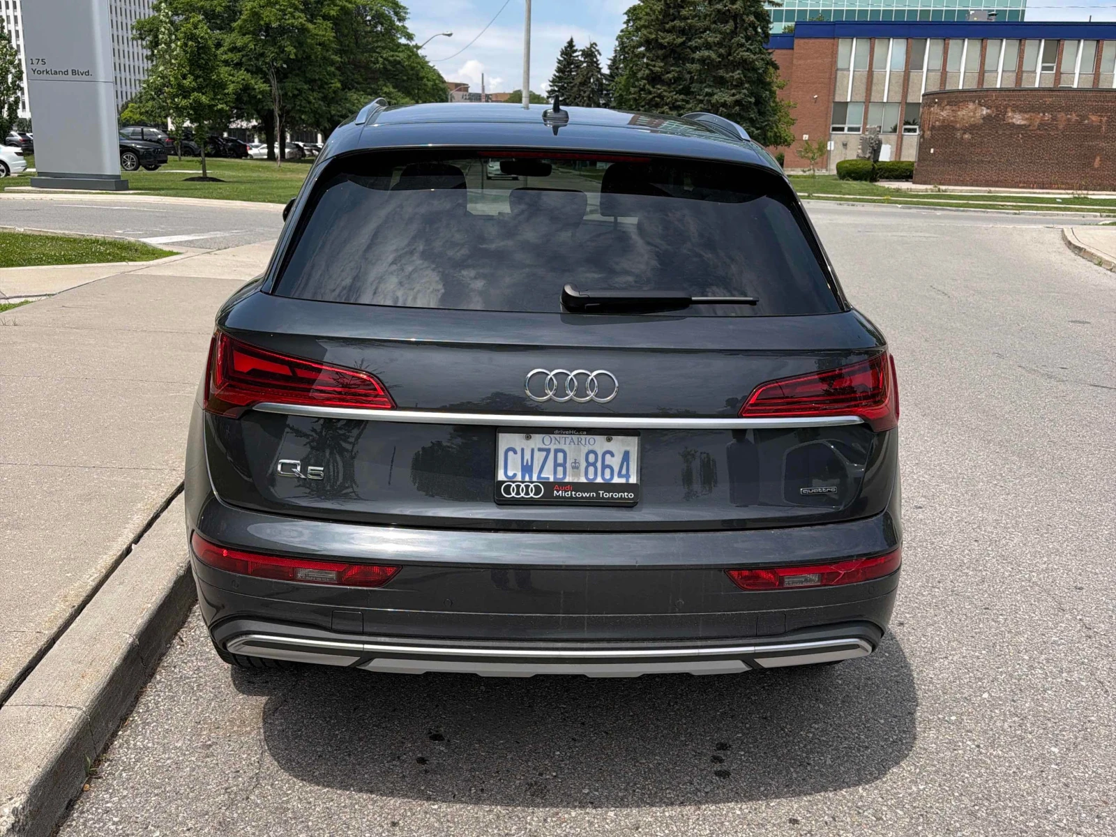 Audi Q5 Komfort / CAMERA / CARFAX / АВТОКРЕДИТ , снимка 4 - Автомобили и джипове - 55830662