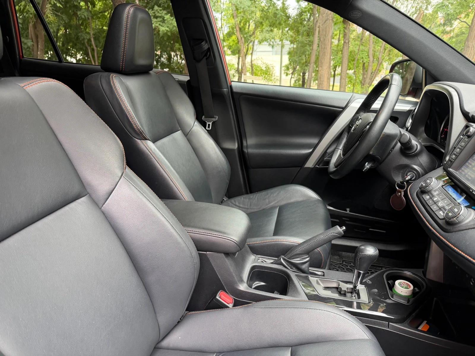 Toyota Rav4 Sport edition 88 000km, снимка 8 - Автомобили и джипове - 55873551