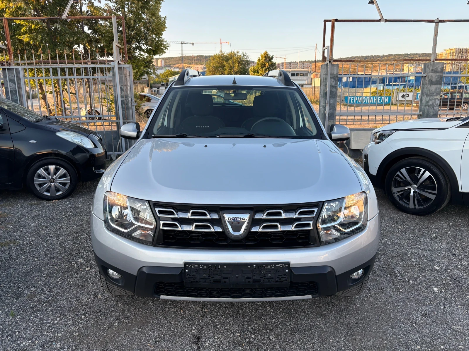 Dacia Duster 1.5 DCI 110кс 6ск 195.000 КМ, снимка 2 - Автомобили и джипове - 56152358