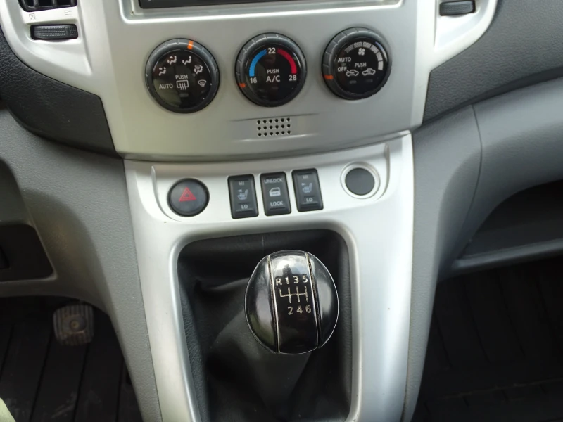 Nissan NV200 Пътнически- 7 местен, снимка 10 - Бусове и автобуси - 50036358