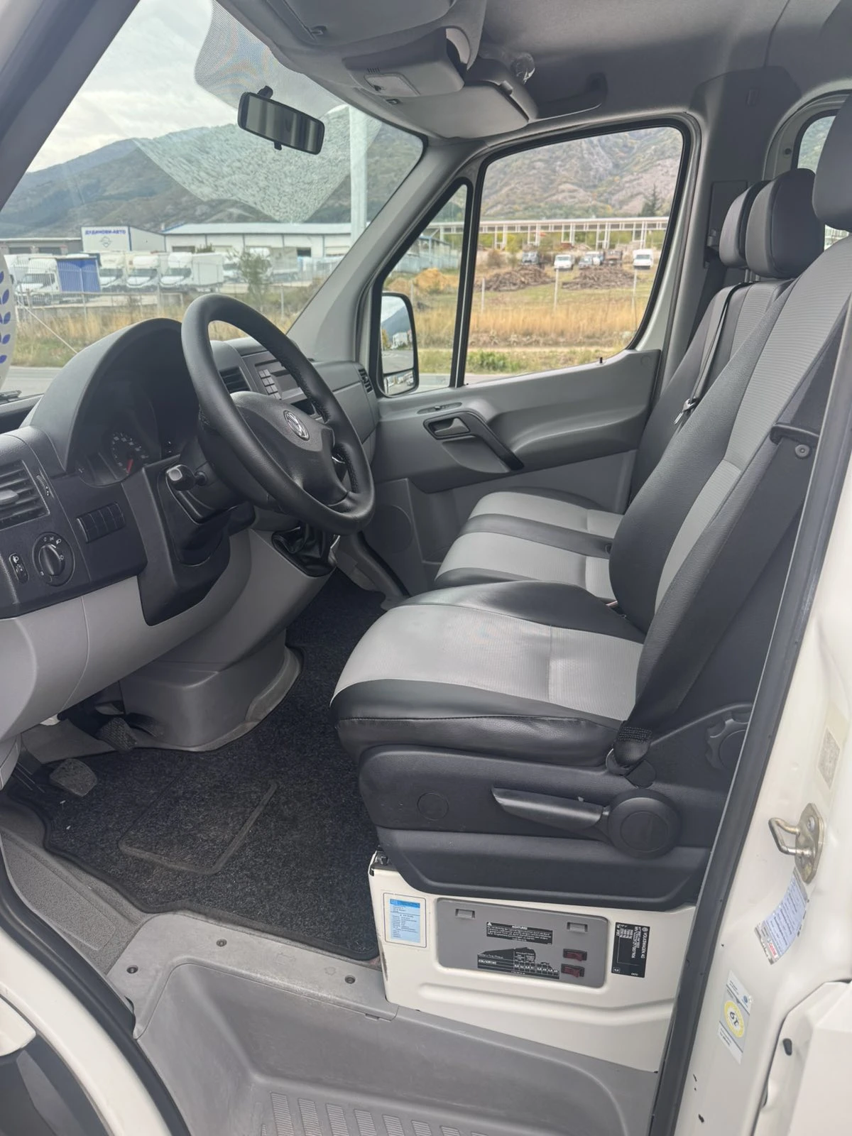 VW Crafter 2.0TDI/7 местен/бордови - изображение 7