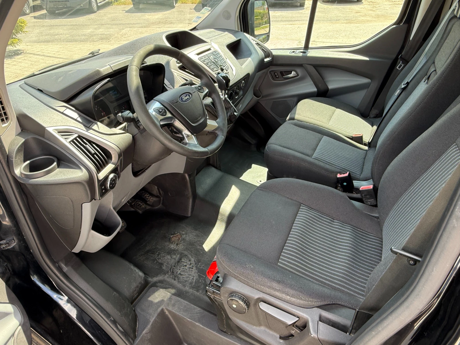 Ford Transit Custom 2.2TDCI Климатик L1H1 Euro 5, снимка 12 - Бусове и автобуси - 55102976