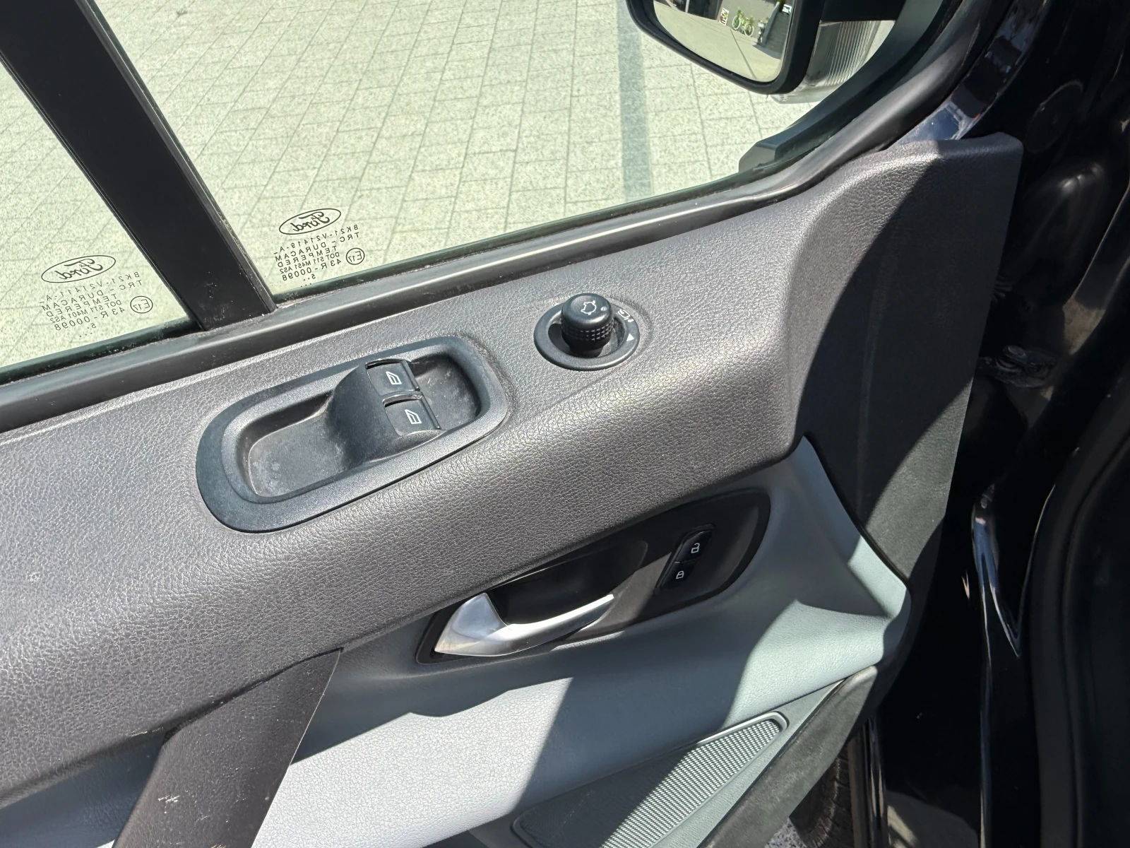 Ford Transit Custom 2.2TDCI Климатик L1H1 Euro 5, снимка 13 - Бусове и автобуси - 55102976