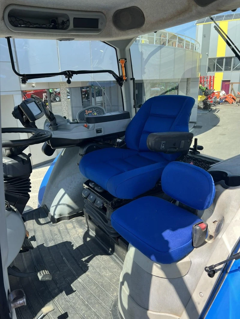 Трактор New Holland T8.330, снимка 5 - Селскостопанска техника - 39749356