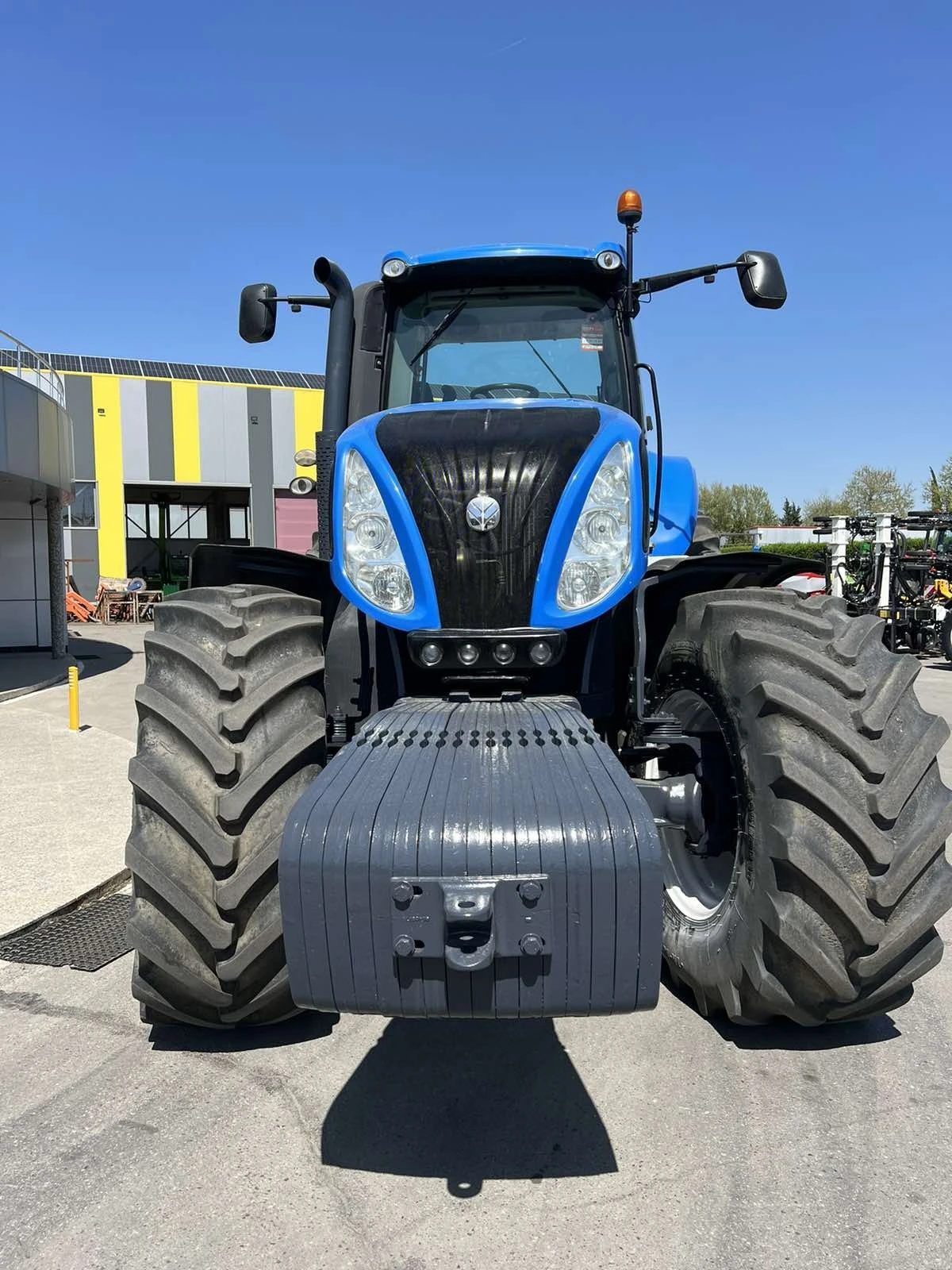 Трактор New Holland T8.330 - изображение 6