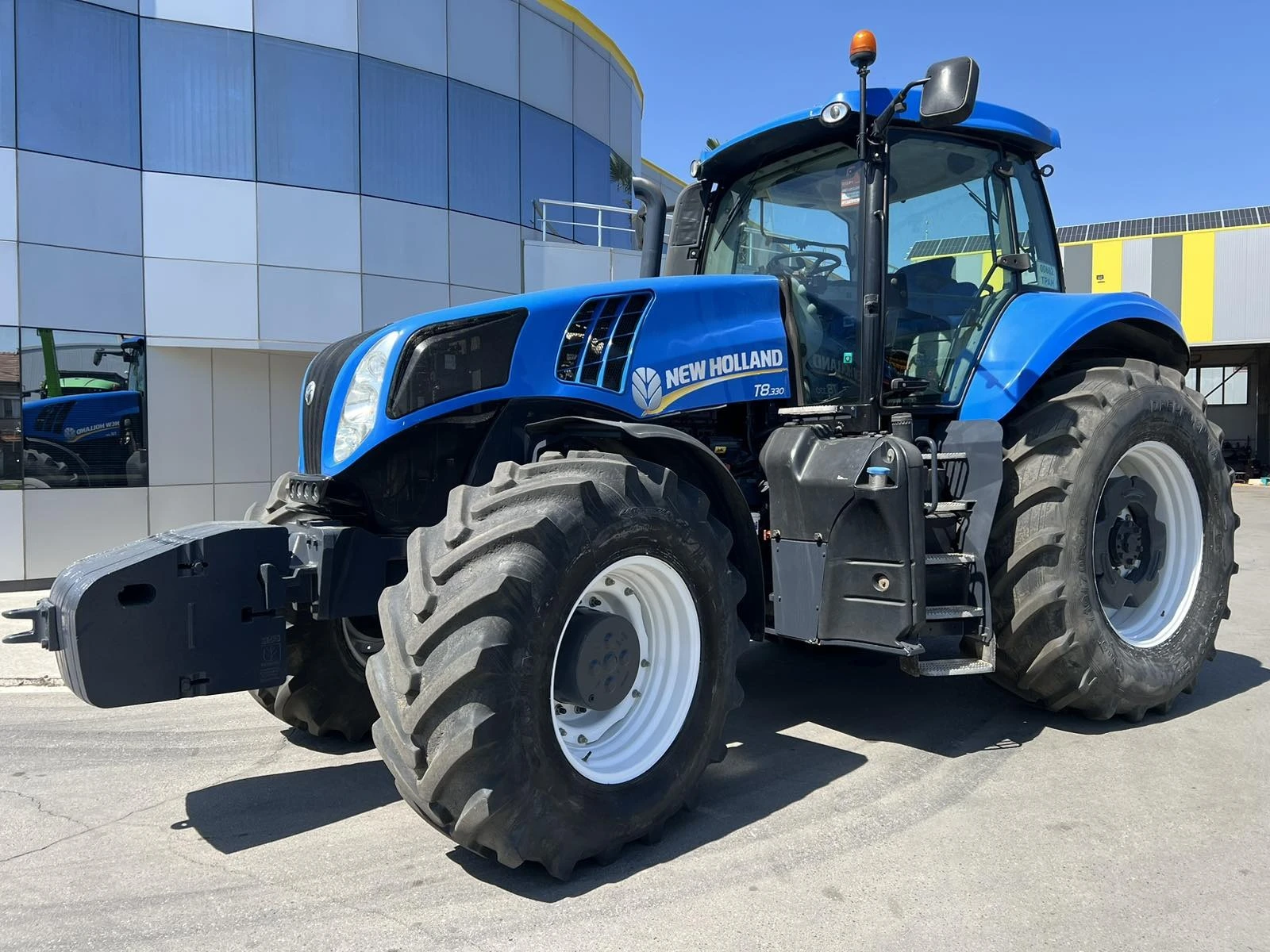 Трактор New Holland T8.330 | Mobile.bg — изображение 1