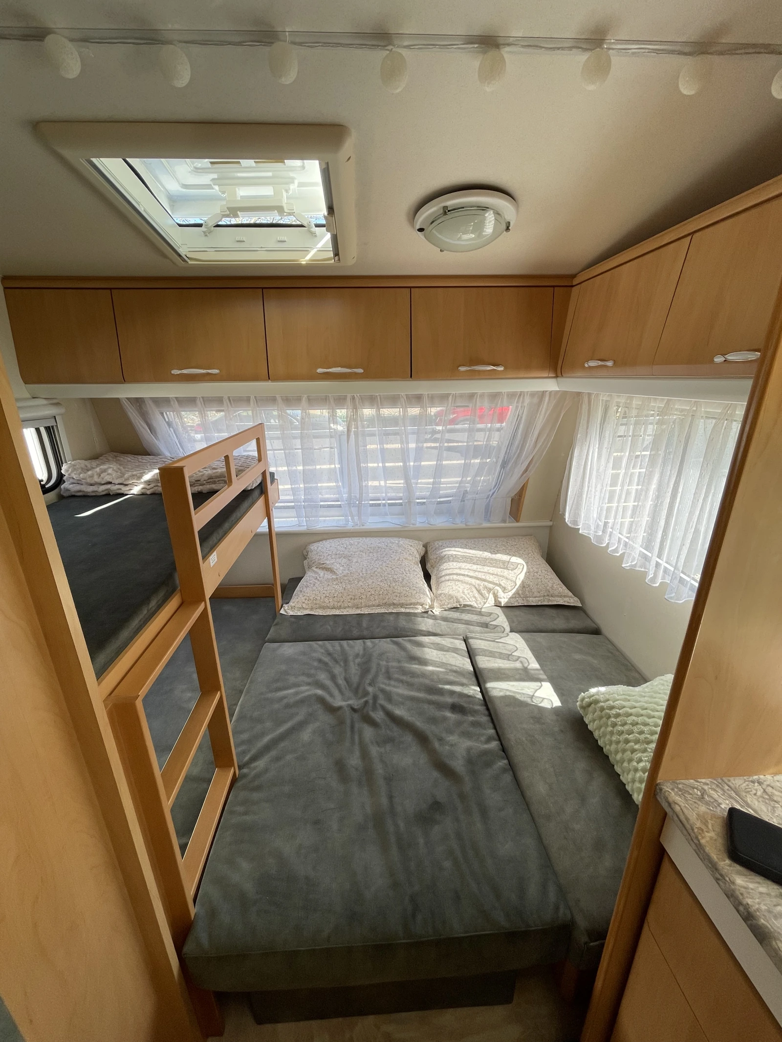 Каравана Hobby De Luxe Easy 495 - изображение 10