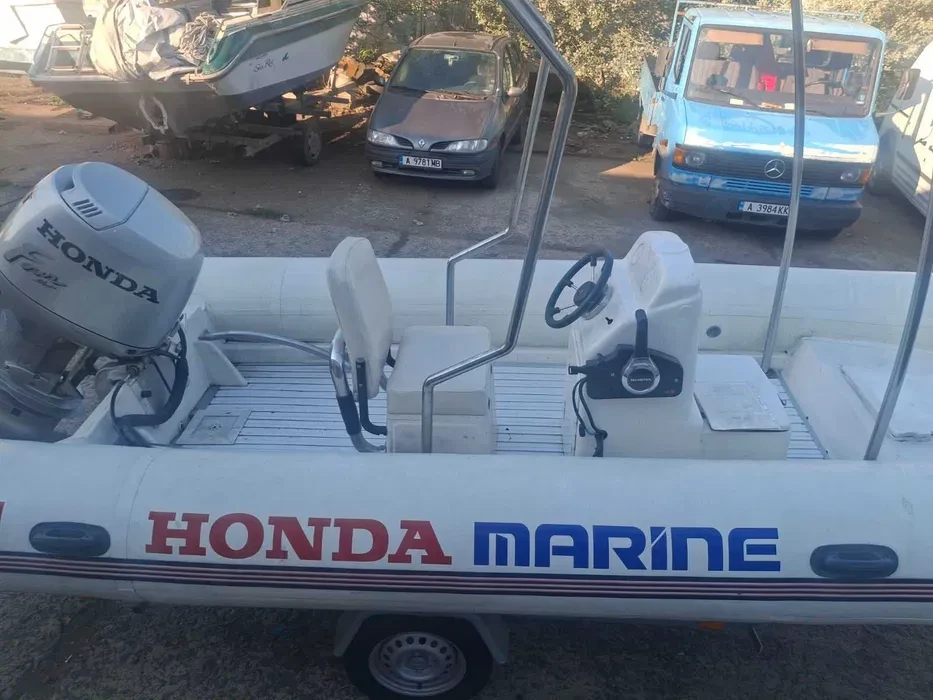Надуваема лодка Honda Marine, снимка 4 - Воден транспорт - 56370017