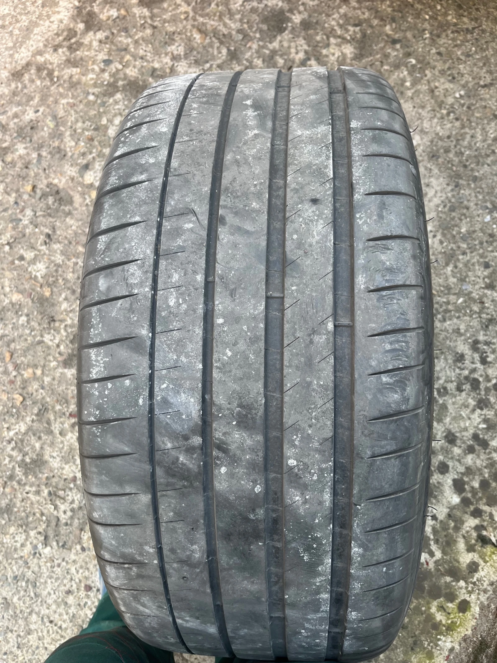 Гуми Летни 325/35R23