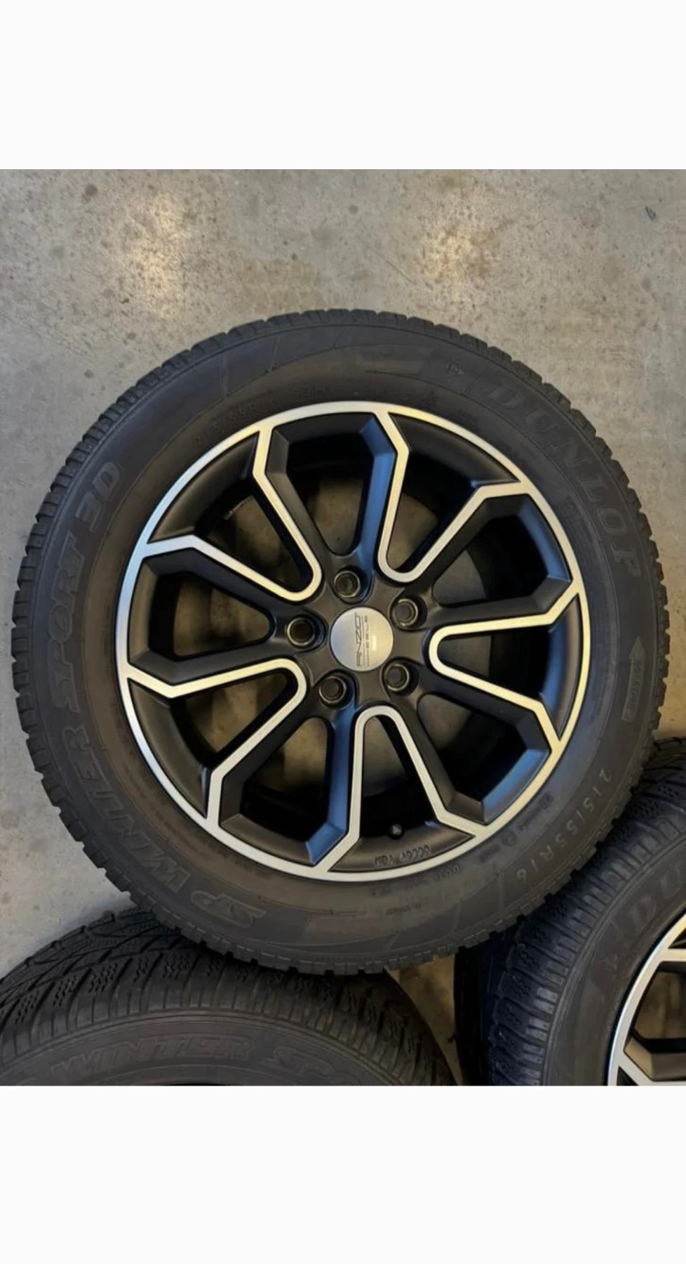Гуми с джанти Dunlop 215/55R16, снимка 5 - Гуми и джанти - 54318285