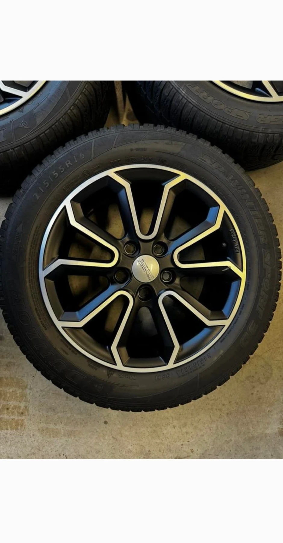 Гуми с джанти Dunlop 215/55R16, снимка 2 - Гуми и джанти - 54318285