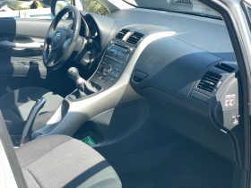 Toyota Auris 1.4vvti, снимка 7
