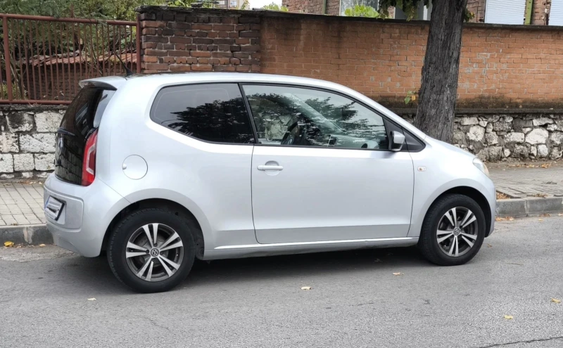 VW Up, снимка 3 - Автомобили и джипове - 47482375