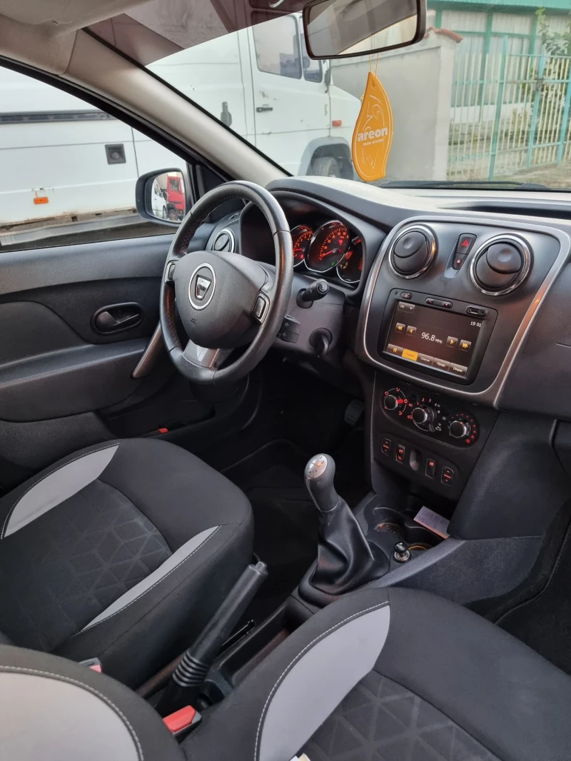 Dacia Sandero STEPWEY 1.5 dCi, снимка 9 - Автомобили и джипове - 47713981