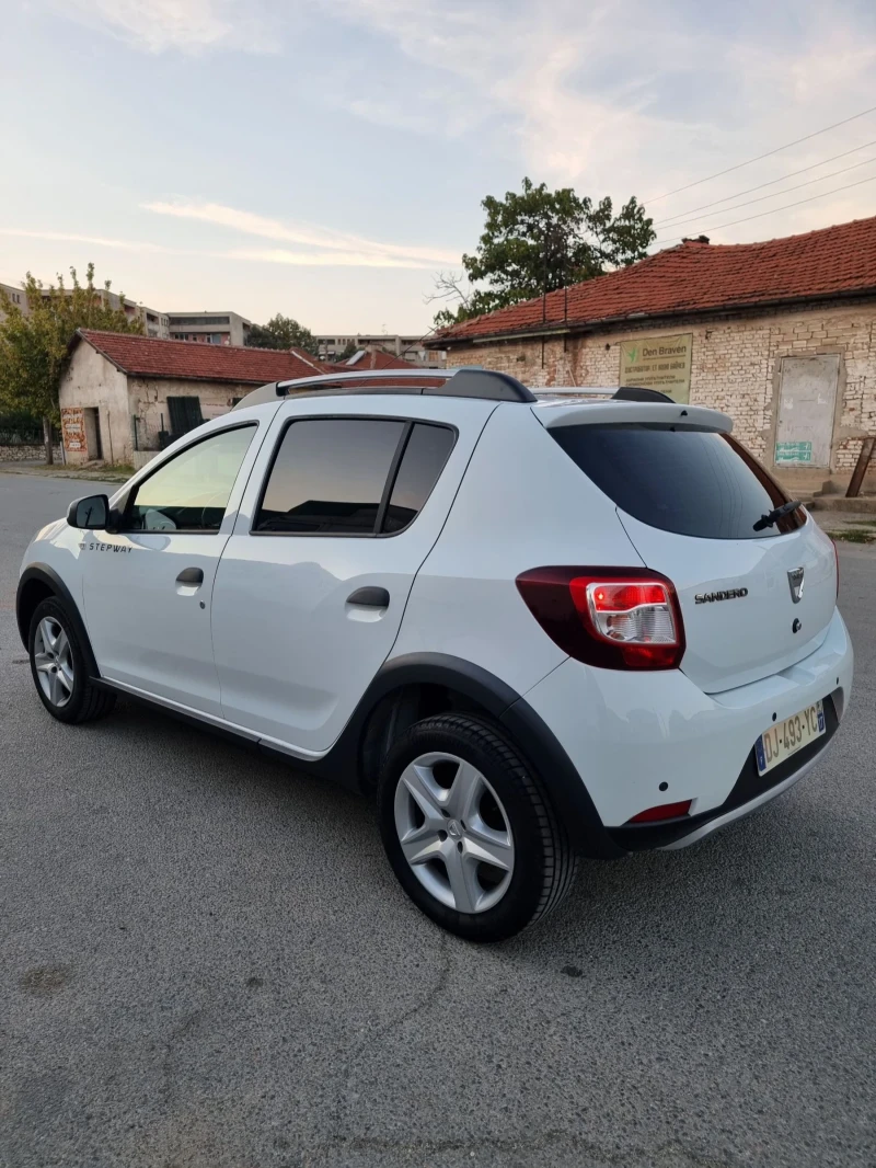 Dacia Sandero STEPWEY 1.5 dCi, снимка 6 - Автомобили и джипове - 47713981